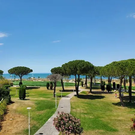 Apartment Avec Terrasse Vue Mer, Parking Prive *